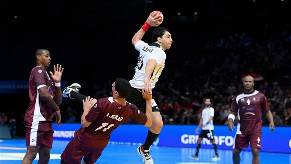 «الأحمر» يفوز بجائزة أفضل لاعب في مباراة مصر وقطر