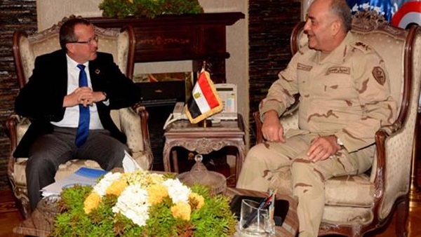 الفريق محمود حجازي يلتقي المبعوث الدولي لدى ليبيا مارتن كوبلر