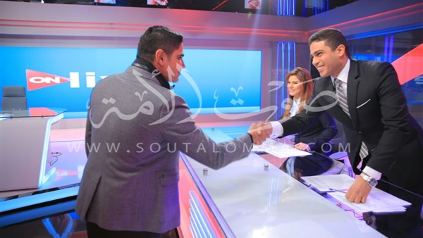 «عبد التواب» يستعرض أسماء الإعلاميين في «on live»