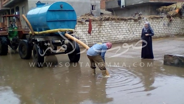 شفط مياه الأمطار من شوارع «تيدا» في كفر الشيخ (صور)‎