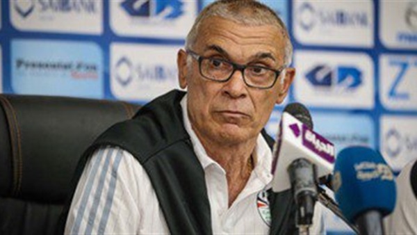«كوبر» يجتمع بالبعثة الإعلامية في الجابون