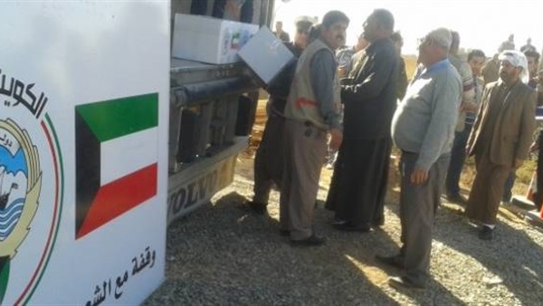 الكويت توزرع 1500 سلة غذائية و2500 بطانية على النازحين بالموصل