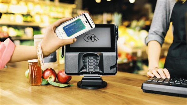  «أبل» تطلق خدمة الدفع الفوري «Apple pay»