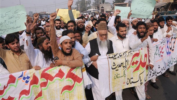 تظاهرات حاشدة للتنديد بمذابح الروهنجيا في باكستان