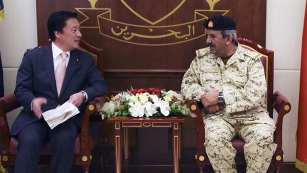 البحرين واليابان تستعرضان تعزيز التنسيق العسكري