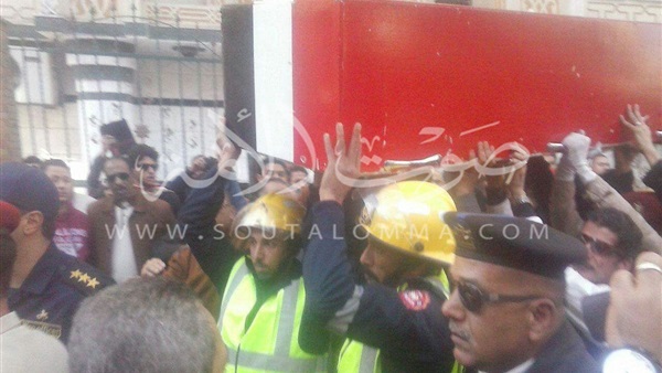 «الورديان» تودع شهيد «النقب» بتكبيرات المآذن وأجراس الكنائس