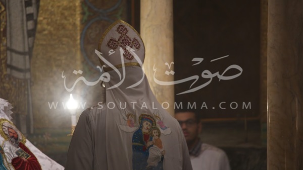 الأقباط يحتفلون بـ«عيد الغطاس» في الكنيسة البطرسية (صور)
