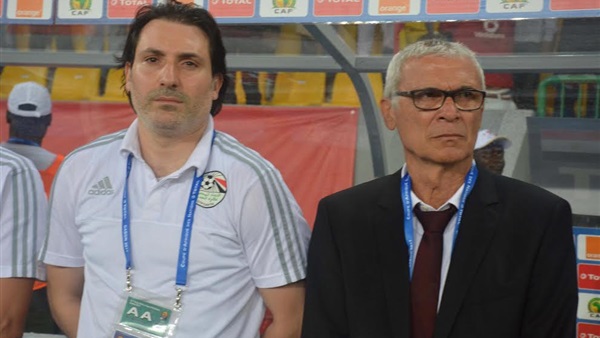 عقوبة قاسية من «كوبر» للاعبي المنتخب بعد التعادل مع مالي