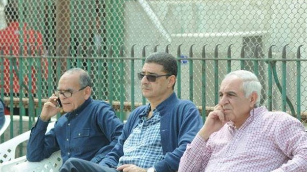 طاهر يجتمع مع شمس ووحيد لدراسة معسكر الإمارات