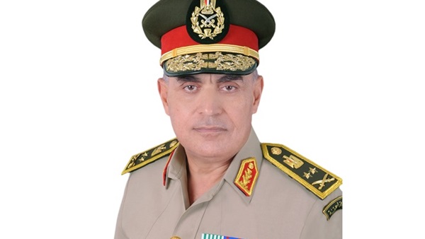 وزير الدفاع يشهد الاحتفال بانتهاء فترة الإعداد لطلاب الكليات العسكرية