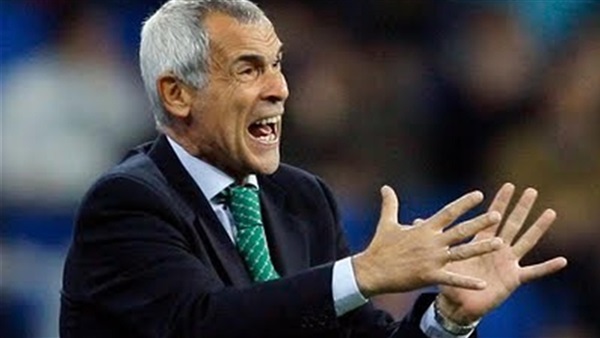 «كان 2017».. كوبر ينفعل على لاعبي المنتخب في المران