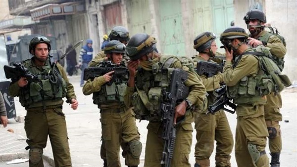 الاحتلال يحاصر قرية بشرق القدس ويعتقل 6 نشطاء