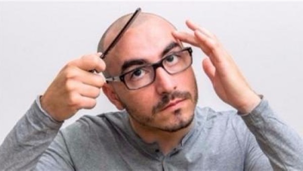 لهذه الأسباب لا تخجل من حلق كامل شعر رأسك