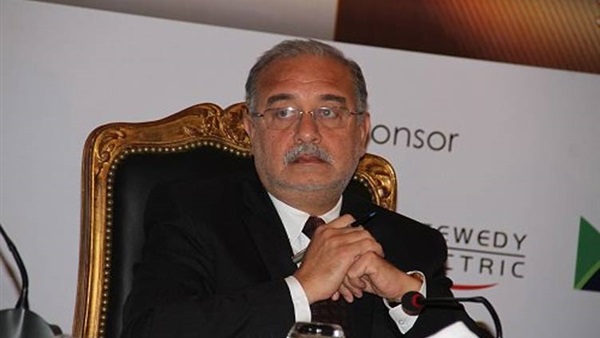 إسماعيل يصل غرفة "عمليات الوزراء" لمتابعة الانتخابات