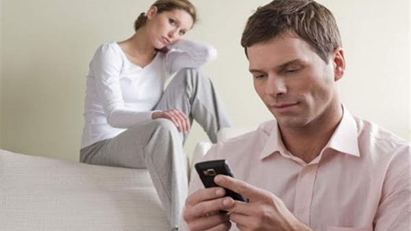 كيف يكون الإنترنت وسيلة لهدم العلاقات العاطفية؟