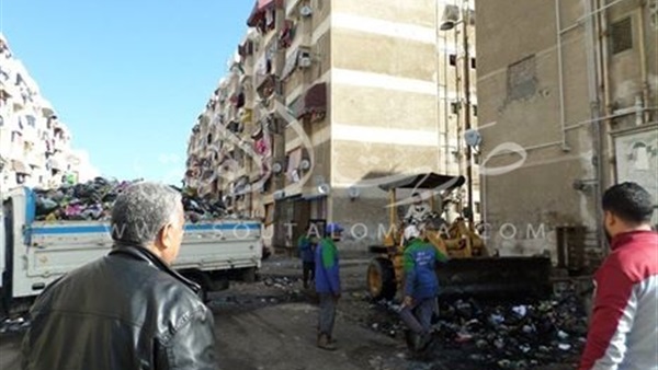 «رئيس الضواحي» يتفقد عمليات رفع المخلفات بالحي 