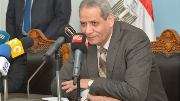 وزير التعليم ينهي ندب ١٨ موظفا من «المتابعة وتقويم الأداء» 