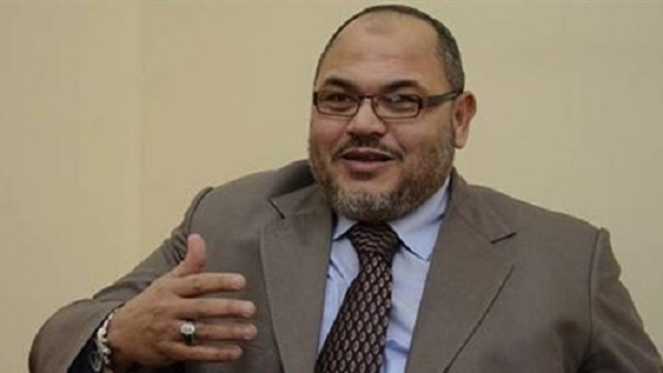 وقف دعوى إسقاط الجنسية عن أسامة رشدي جزائيا لمدة شهر‎