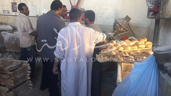 الرقابة الادارية تحرر محاضر للمخابز المخالفة بأسيوط