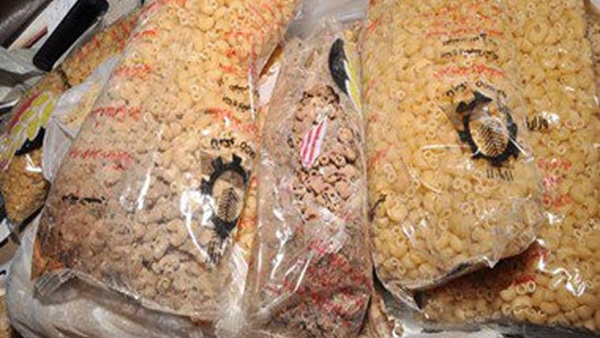 ضبط 10 أطنان أرز و25 طن مكرونة بدون فواتير بالغردقة