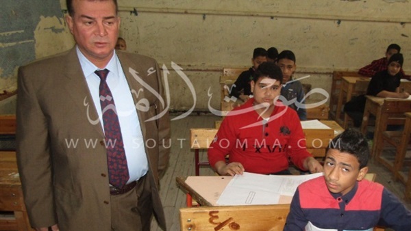 «وكيل تعليم الفيوم» يتفقد لجان امتحانات الشهادة الإعدادية