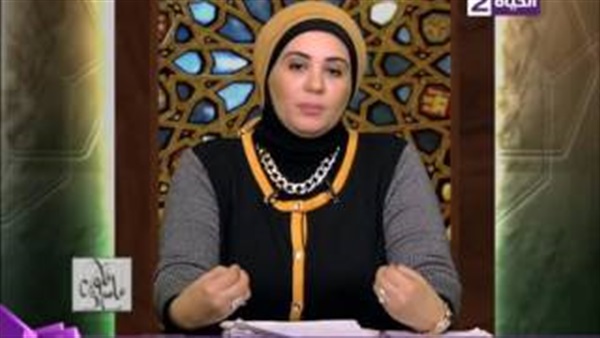 نادية عمارة: دردشة الفيسبوك تفتح طريقا للمعصية