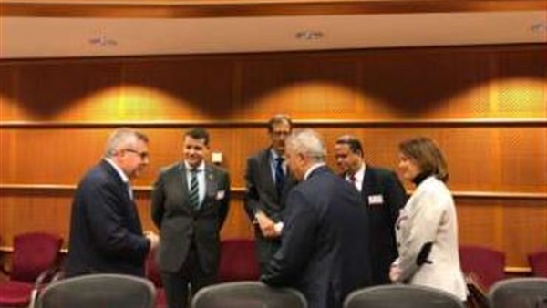 وفد «خارجية النواب» يلتقي ممثلي مجموعة من الأحزب بالبرلمان الأوروبي (صور)