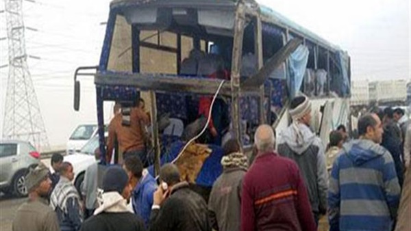 النيابة تبدأ التحقيقات في حادث تصادم سيارة بأتوبيس في بنها