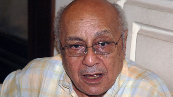 عمرو أديب ينعى سيد حجاب: رحل في أحد الأيام المحببة له