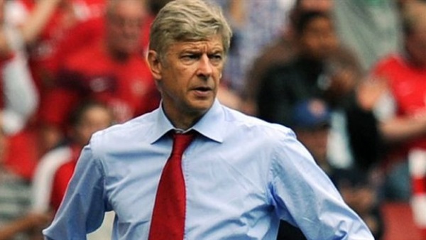 «فينجر» يعنف «شاكا» بعد اتهامه بتوجيه إهانات لموظف في مطار هيثرو