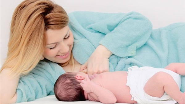 دراسة: الرضاعة الطبيعية لدى المرأة الفرنسية لا تدوم أكثر من 6 شهور