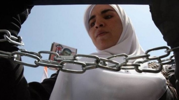 أسيرة فلسطينية تبدأ إضرابا مفتوحا عن الطعام