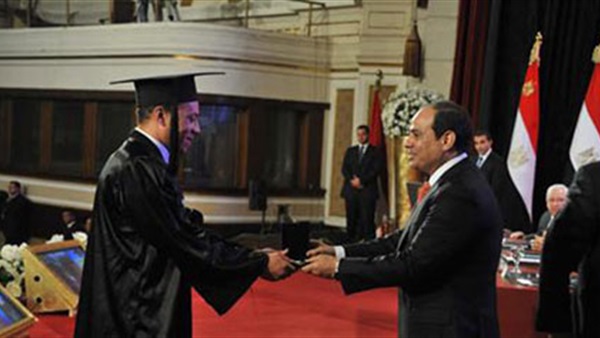 نشرة «توك شو» المسائية..«الري»: السيسي سيكرم فريق البحوث بالوزارة.. «صالح»: 12.4% من السائقين يتعاطون المخدرات.. غلق 5 صفحات إرهابية