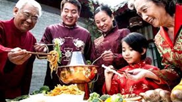 وداعًا لعام القرد.. الصينيون يحتفلون بسنة «الديك»