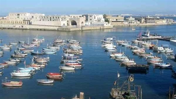 نقيب الصيادين ببورسعيد ينفي غلق «ميناء الصيد»