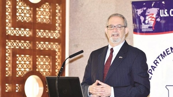 صحيفة: السفير الأمريكي يجدد إلتزام بلاده بالدفاع عن الكويت