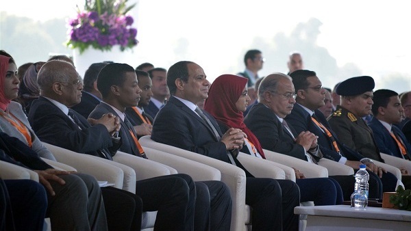 السيسي: مصر في رقبتكم ولها حق