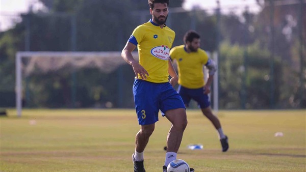 لاعب الإسماعيلي يجري أشعة على السمانة