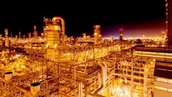 السوق السوداء تشعل أسعار الوقود في ليبيا