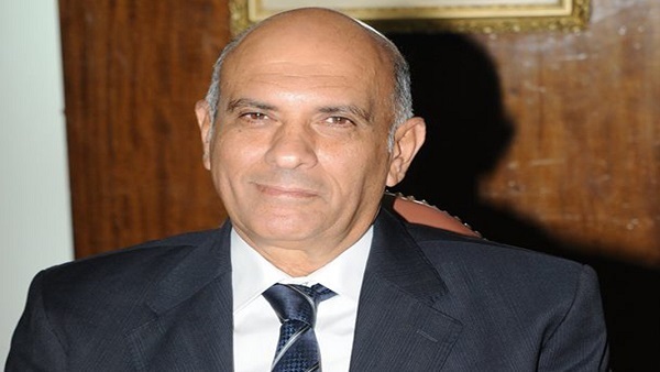الأهلي يتسلم عقود الفرع الرابع