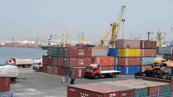 ميناء دمياط يستقبل 9 سفن للحاويات والبضائع العامة