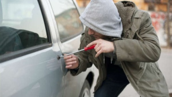 ضبط «عاطل» بحوزته 12 طلقة وسيارة مُبلغ بسرقتها بالمنوفية