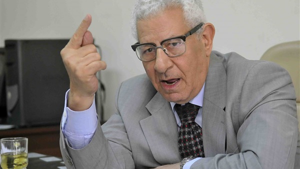 «مكرم» يطالب مدير «الأهرام» بالترشح نقيبا للصحفيين: المهنة مهددة