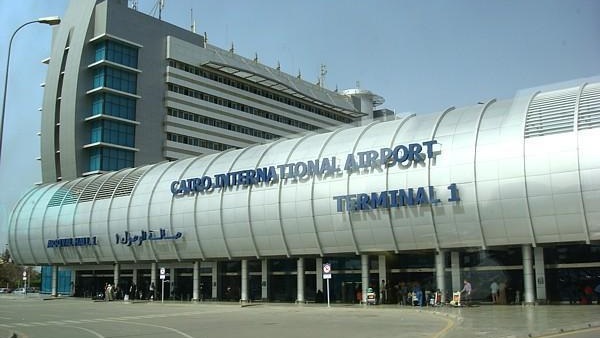 وفاة راكب إيطالي فور وصوله مطار القاهرة