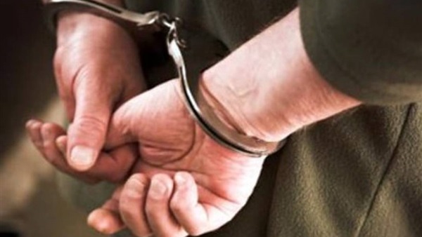 الرقابة الإدارية تلقى القبض على موظف جمارك بالعين السخنة