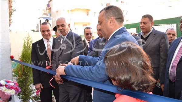 نائب مساعد وزير الداخلية يفتتح عيادات الشرطة بالسويس (صور)