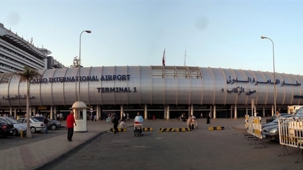 طائرة رئيس سلوفاكيا تتوقف في مطار القاهرة للتزود بالوقود