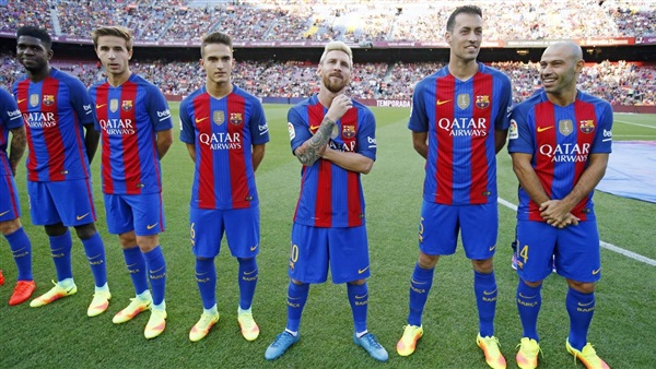 لاعبو برشلونة يهاجمون «إنريكي» ويطالبون بالتغيير 