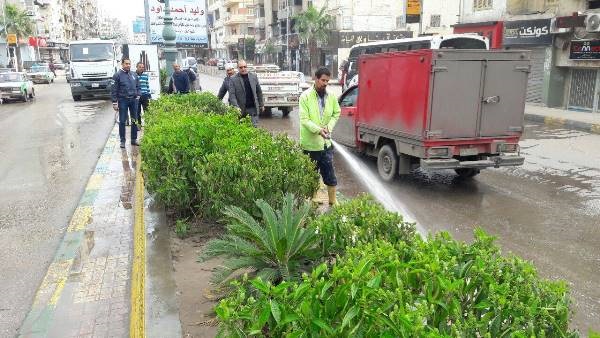 نادية عبده تشدد على تكثيف رفع المخلفات بالبحيرة (صور)