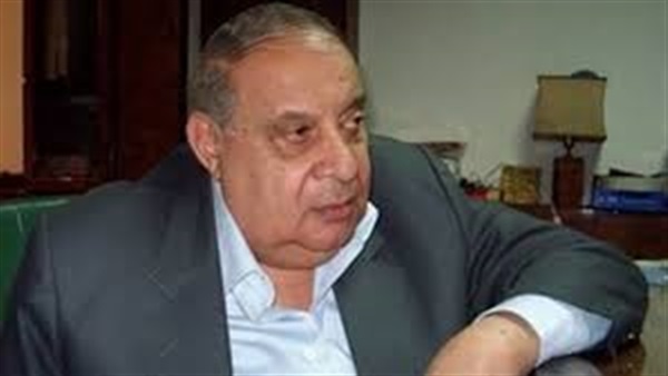 رئيس شعبة السيارات يدعو لخفض الأسعار بعد هبوط الدولار